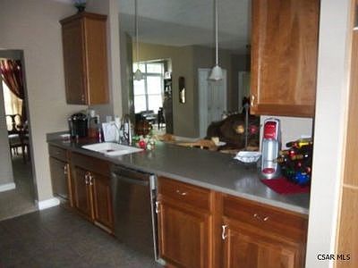 3rd image of 326 Oak Hill Dr