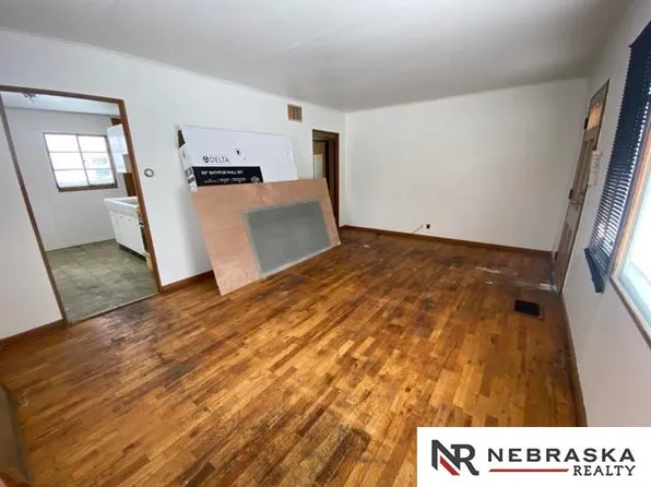 2047 Hickory Ln, Fremont, NE 68025