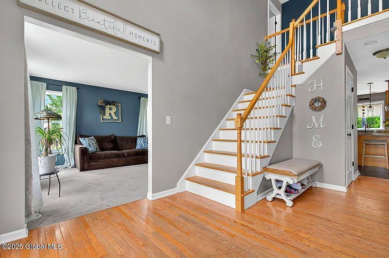 5th image of 33 Sherman Way