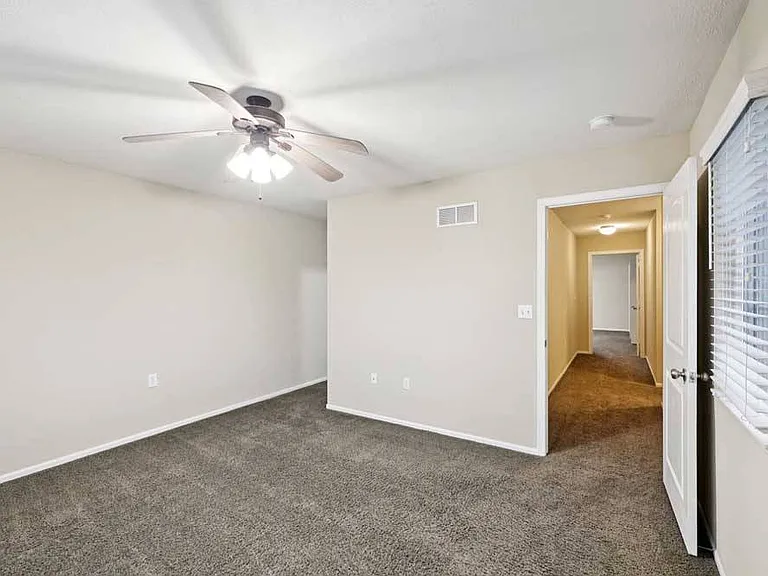 Stone Ridge Estates Apartments & Duplexes — Photo 165