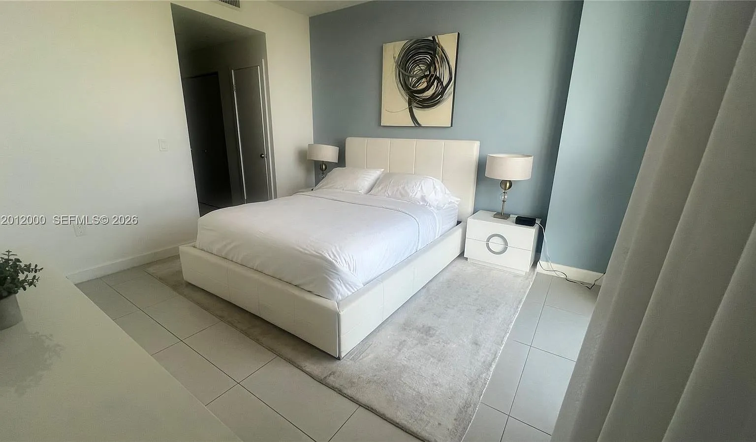5350 Park Condo — Photo 4