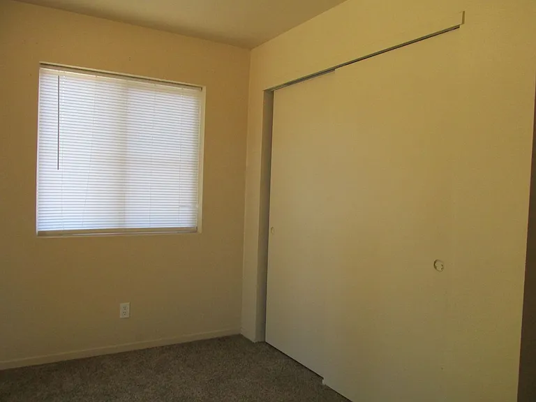 55 Emerald Ct — Photo 7