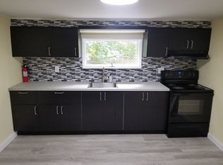 36 Willow St, Mount Holly, NJ 08060