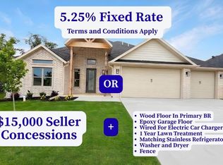 1351 Greyback Ln, Centerton, AR 72719