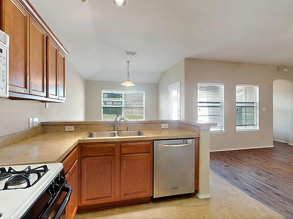 5th image of 3685 Laurel Crossing Dr