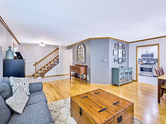 4th image of 1140 Sandhurst Ln