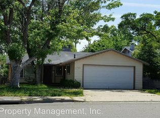 1735 Mesa St, Redding, CA 96001