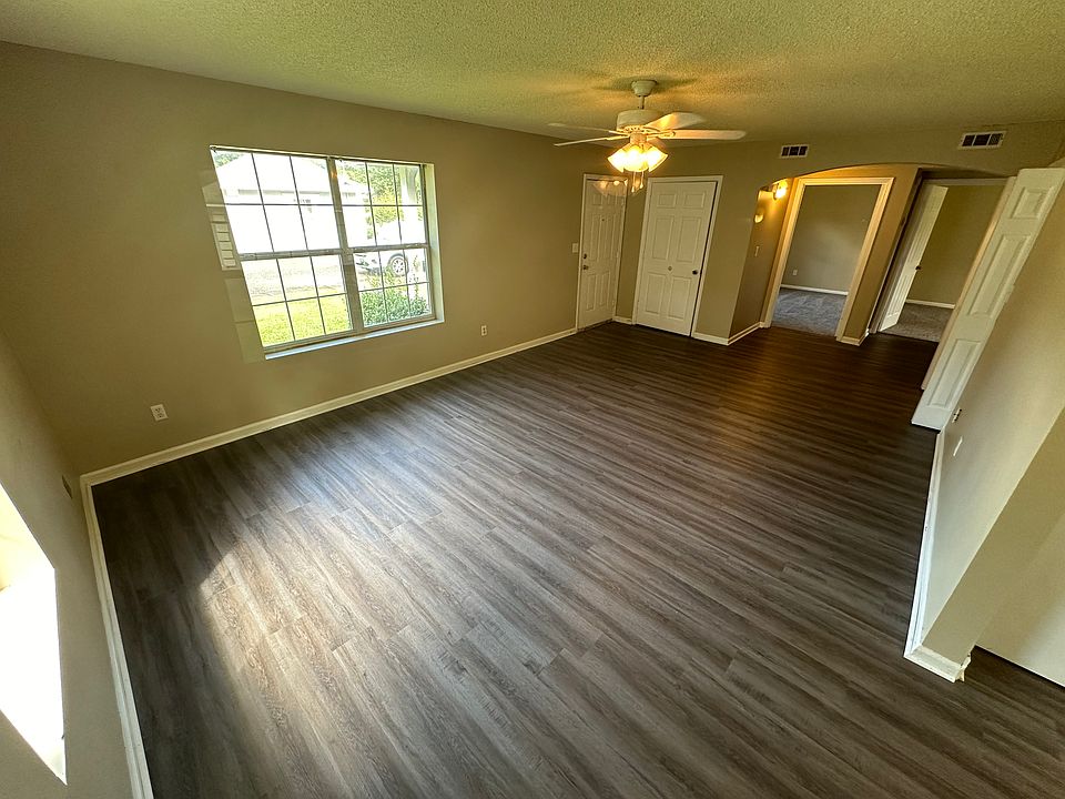 2nd image of 212 S Esto St APT 2