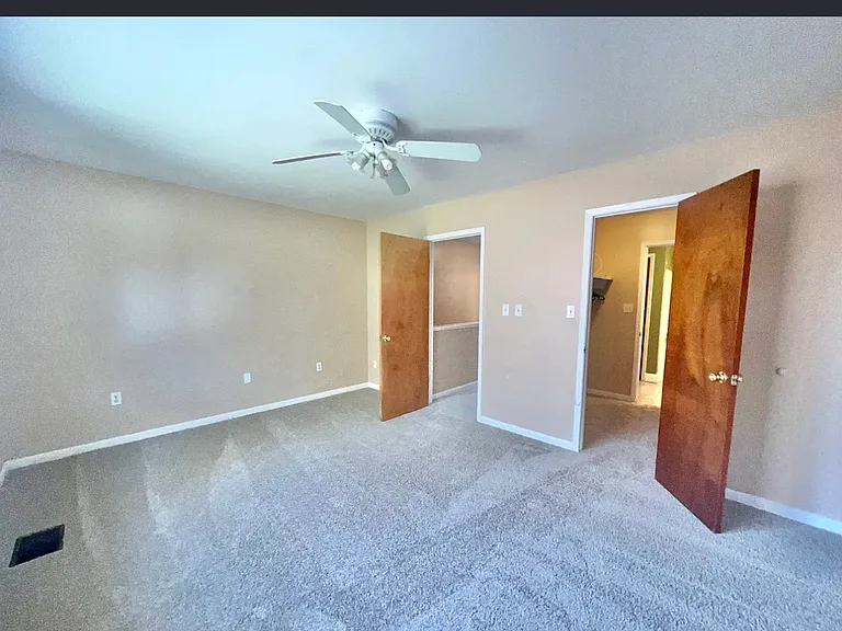 1 Deal Ave NW #D — Photo 8
