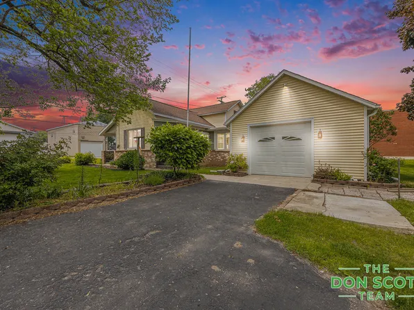 116 N Main St, Casnovia, MI 49318