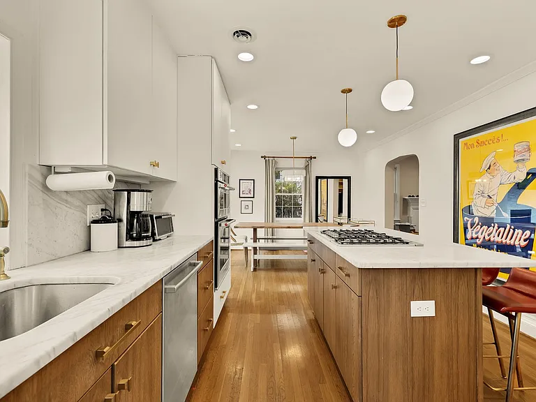 7208 Delfield St — Photo 13