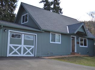 879 Lakeshore Dr, Klamath Falls, OR 97601