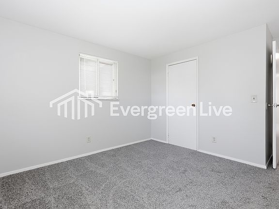 4th image of 1024 Harkin Dr