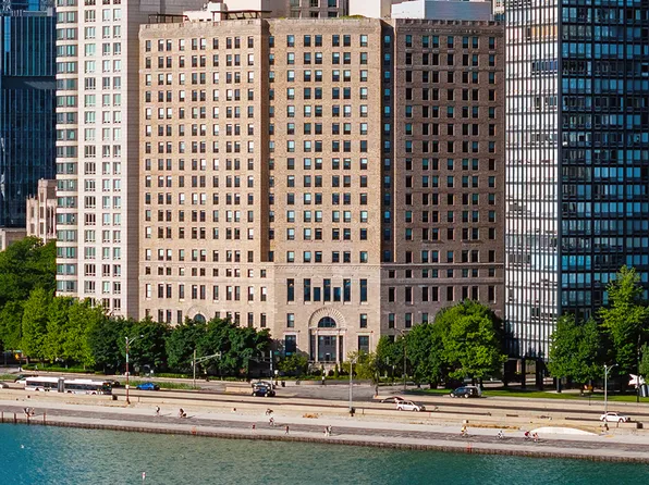 850 N Lake Shore Dr APT 407, Chicago, IL 60611