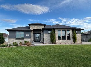 2506 W 37th St, Kearney, NE 68845