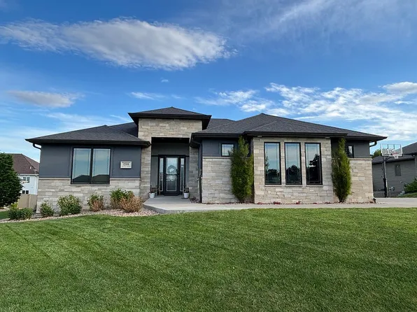 2506 W 37th St, Kearney, NE 68845