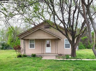 411 Wheat Rd, Winfield, KS 67156