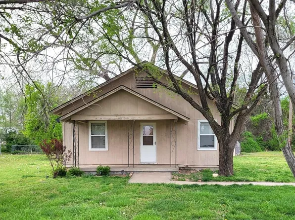 411 Wheat Rd, Winfield, KS 67156