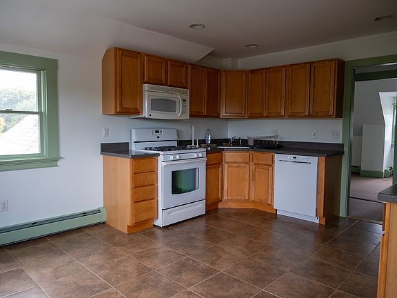 5th image of 14 Mount Pleasant Ave APT 3