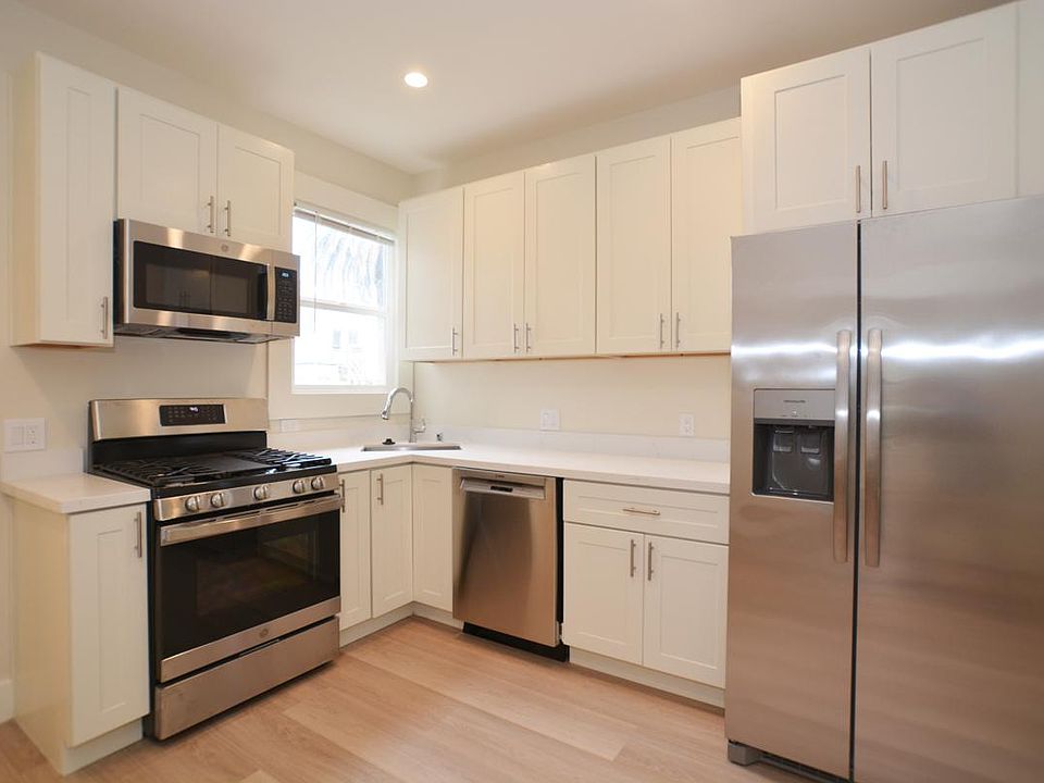1st image of 130 Carl St Unit B
