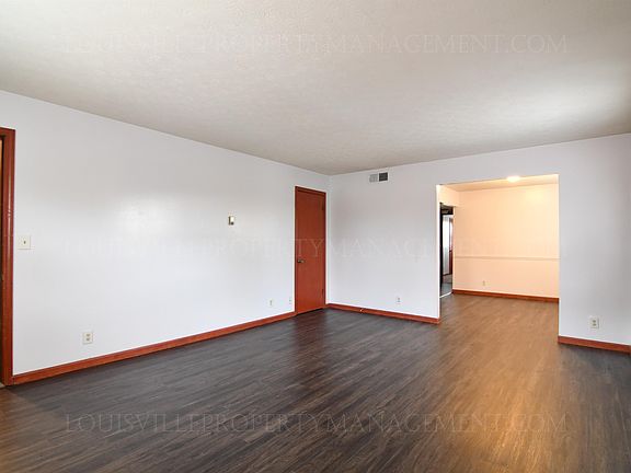 2nd image of 314 Idlewylde Dr #5
