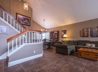 13572 Shady Point Dr, Moorpark, CA 93021