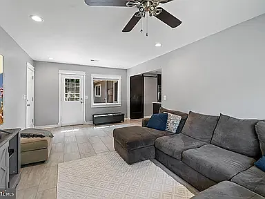 422 Avondale Dr — Photo 18