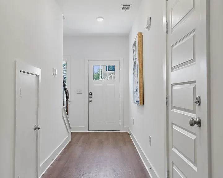 4107 Prentice St — Photo 9