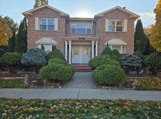 2470 Wynten Way #2, Oakville, ON L6J7K8