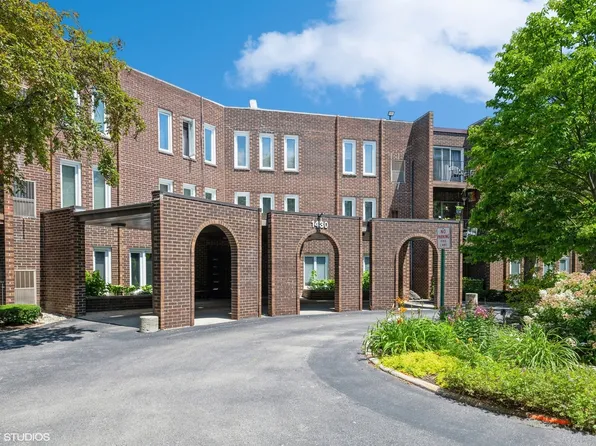 1430 Sandstone Dr APT 315, Wheeling, IL 60090