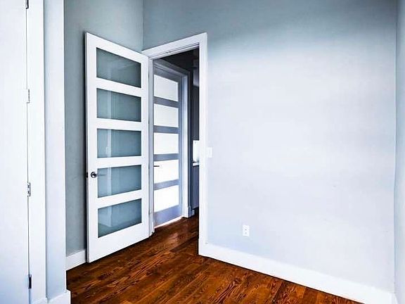 5th image of 1503 Gates Ave #1AA