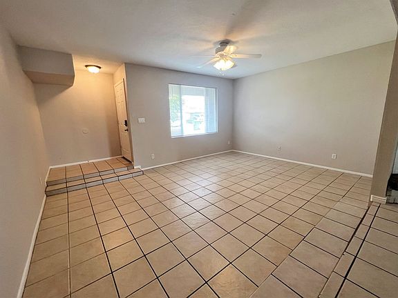 3rd image of 4625 W Sunnyside Ave