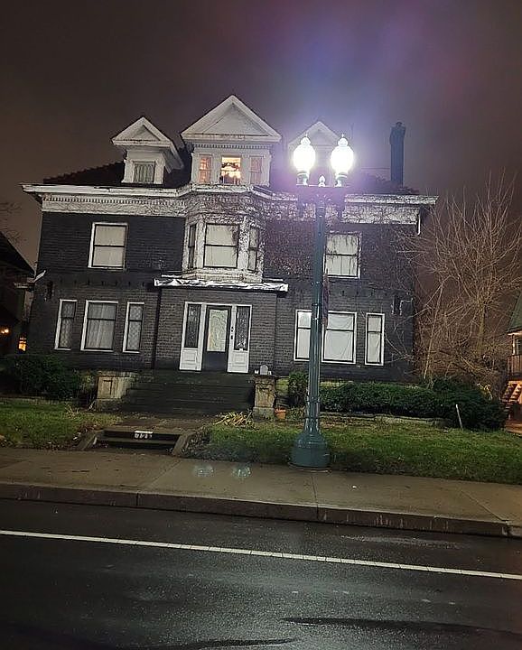 1st image of 724 12th St NW