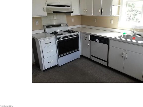4th image of 50891 Richardson Ave