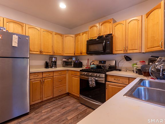 4th image of 326 Newhall Street