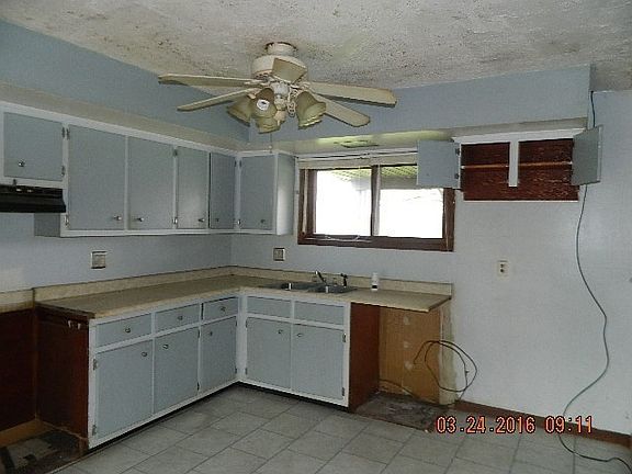 3rd image of 1299 County Road 1