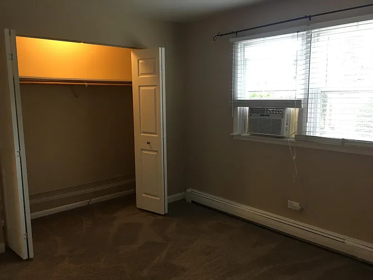 Master BR- closet view