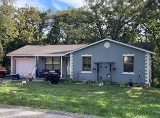 490 Red Bird Ln, Saint Clair, MO 63077