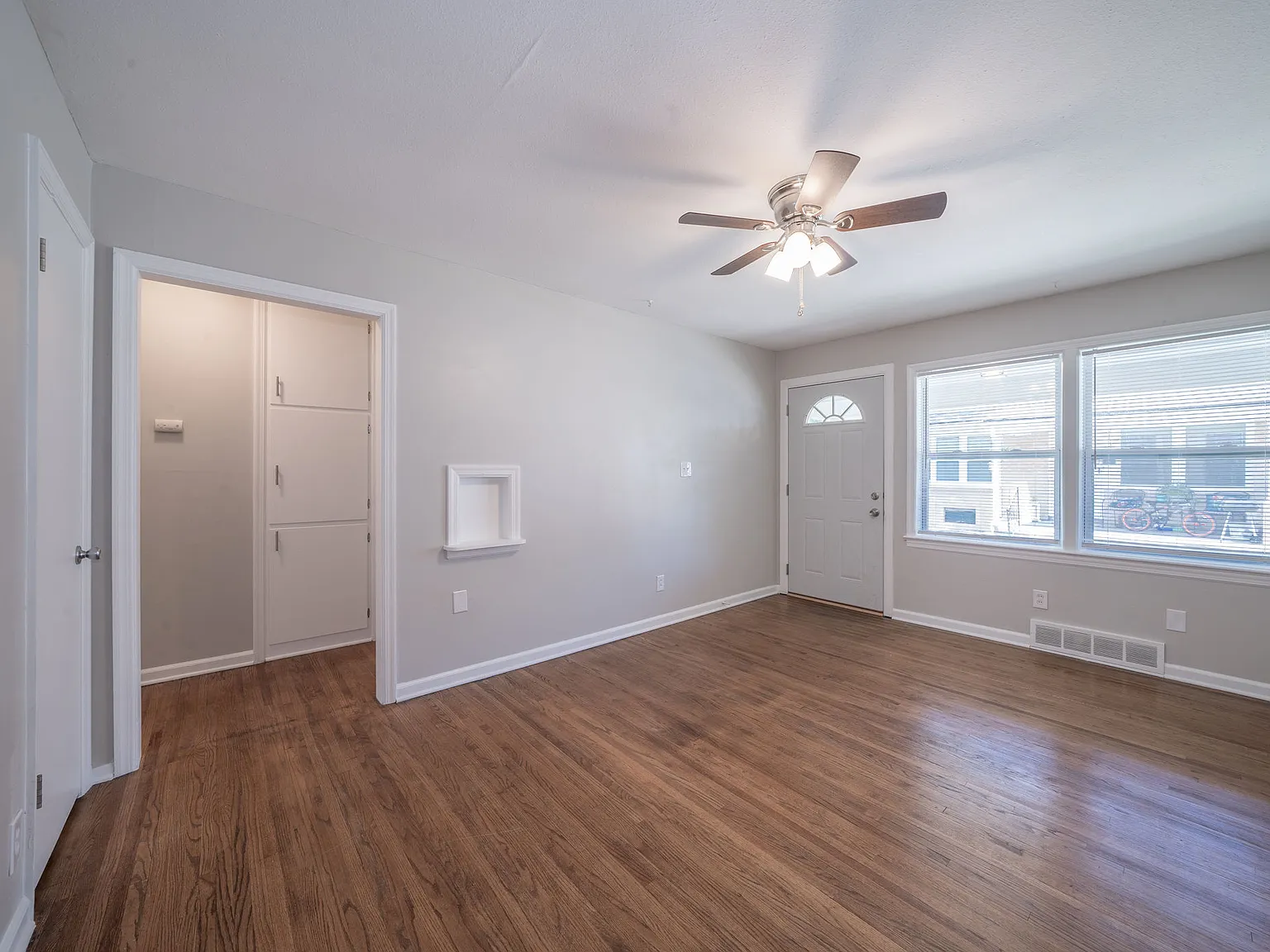 2 bed, 792 sqft, $950 — Photo 3