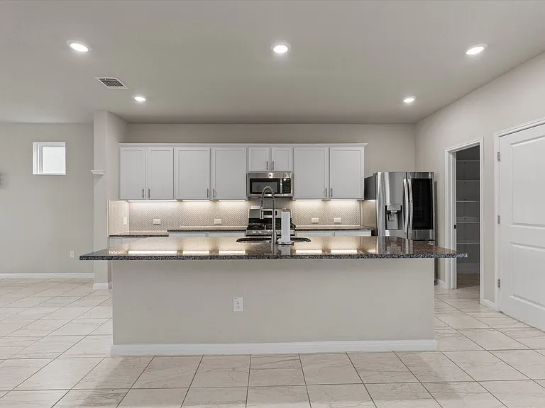8809A Whitter Dr — Photo 8