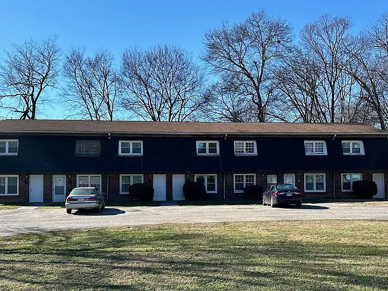435 Hogue Ave — Photo 1