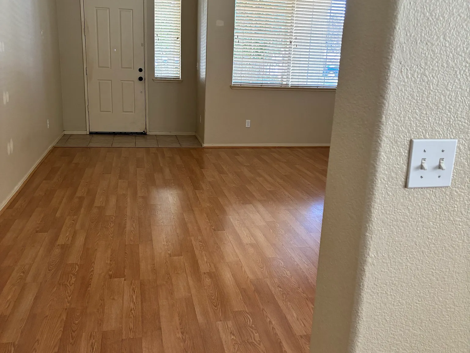 2 bed, 1150 sqft, $2,100 — Photo 3