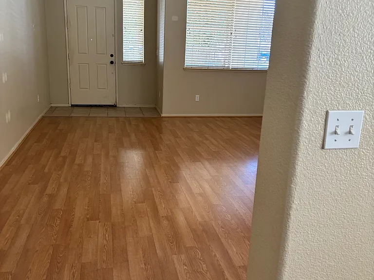 6789 Brook Falls Cir — Photo 3
