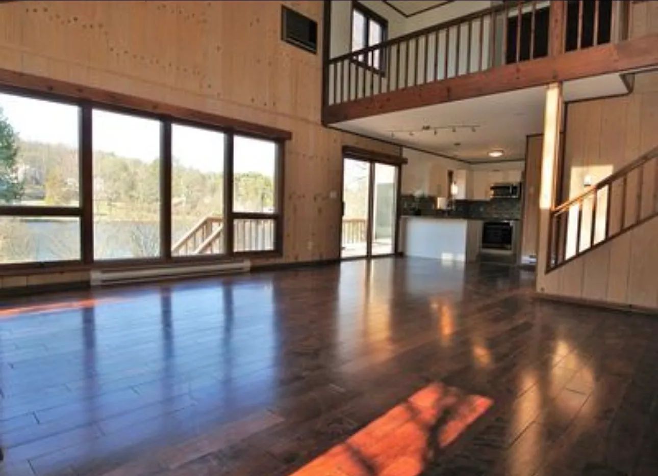 3 bed, 1818 sqft, $2,600 — Photo 4