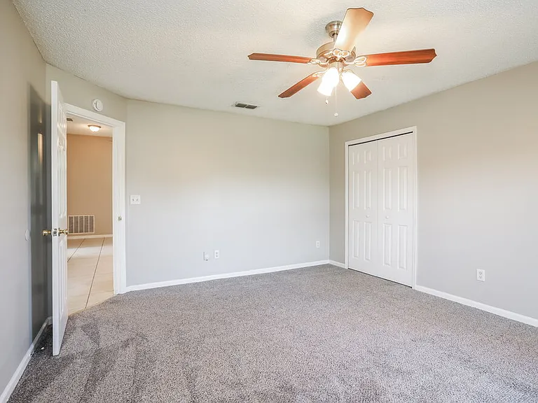 2912 Brittany Bluff Dr — Photo 10