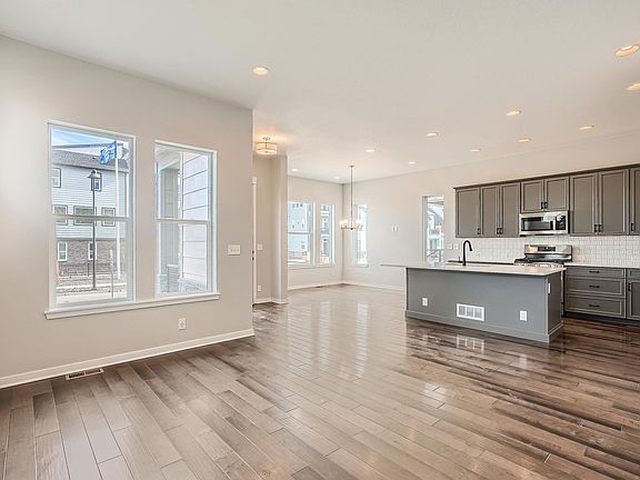5th image of 16761 Shoshone St
