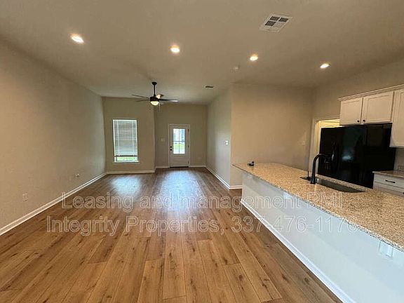 3rd image of 325 Mulholland Ln