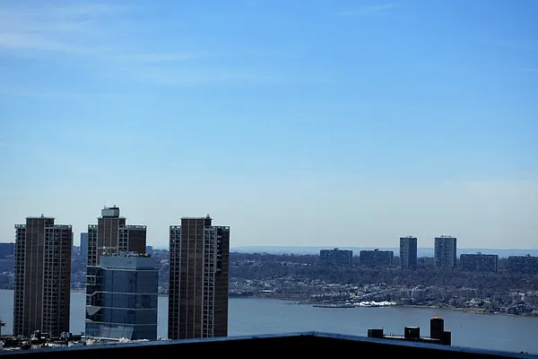 Rented by Sovereign Associates | media 7