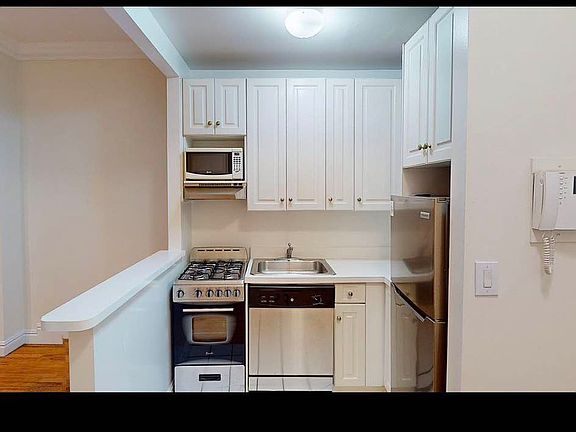 2nd image of 428 E 77th St APT 3C