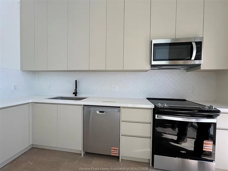 4300 Laurier Pkwy #288 — Photo 22